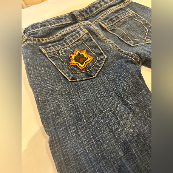 Lovely thick denim floral embroidered flared jeans - Picture 6 of 10